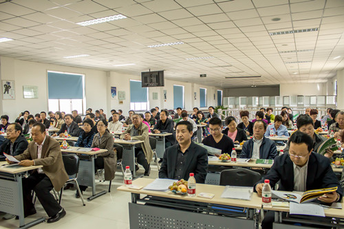 農業部2014年種子監督抽查檢驗工作總結會會議組來公司參觀